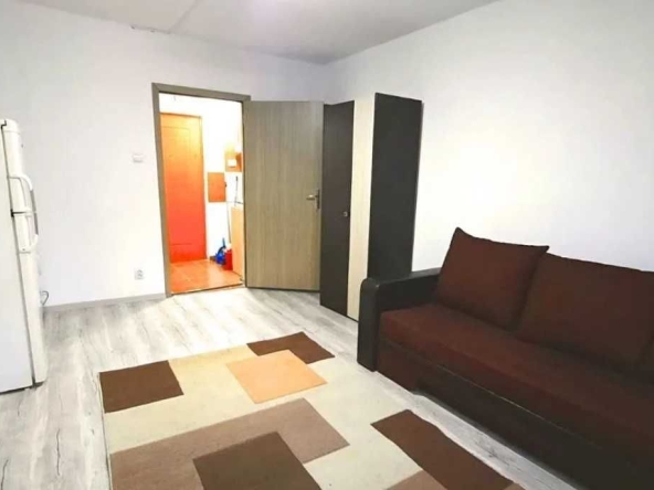Дава се под наем Едностаен апартамент в Пловдив, Южен - 40 кв.м за 178.5 € - Снимка #1