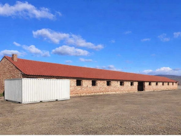 Промишлена сграда в Пазарджик, Център - 6500 кв.м за 0 €/кв.м - Снимка #1