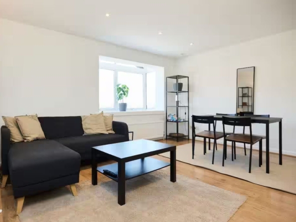 Дава се под наем Двустаен апартамент в София, Център - 72 кв.м за 438.6 € - Снимка #1