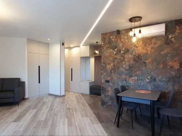 Дава се под наем Едностаен апартамент в София, Зона Б-18 - 50 кв.м за 357 € - Снимка #1