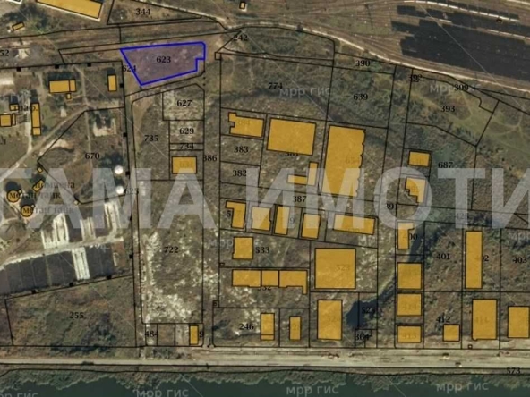 Парцел в Бургас, Промишлена зона - Север - 5302 кв.м за 100 €/кв.м - Снимка #1