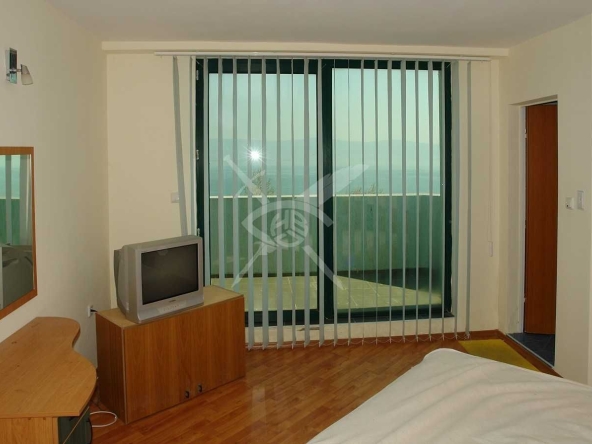 Офис в Несебър - 1400 кв.м за 755 €/кв.м - Снимка #1