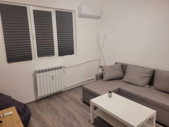 Дава се под наем Тристаен апартамент в София, Център - 62 кв.м за 817.53 € - Снимка #1