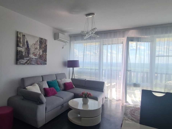 Двустаен апартамент в с. Кошарица, Област Бургас - 82 кв.м за 903 €/кв.м - Снимка #1