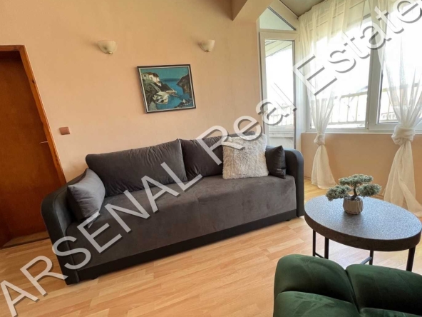 Дава се под наем Тристаен апартамент в София, Център - 100 кв.м за 900 € - Снимка #1