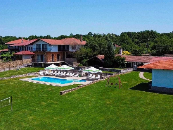 Къща в с. Бръчковци, Област Велико Търново - 520 кв.м за 1443 €/кв.м - Снимка #1