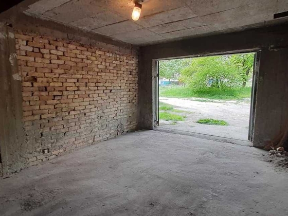 Дава се под наем Гараж / Паркомясто в Търговище, Център - 30 кв.м за 76.5 € - Снимка #1