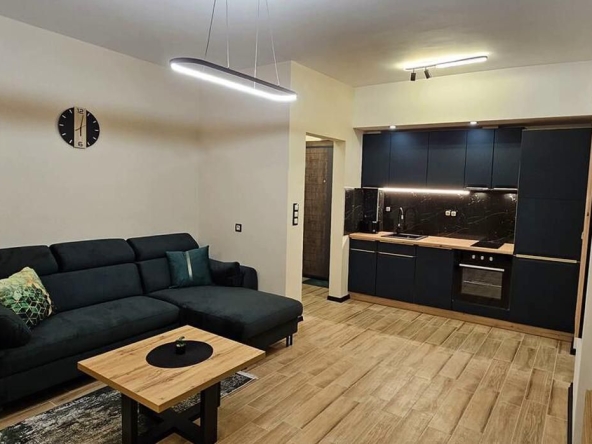 Дава се под наем Двустаен апартамент в Пловдив, Христо Смирненски - 65 кв.м за 680 € - Снимка #1