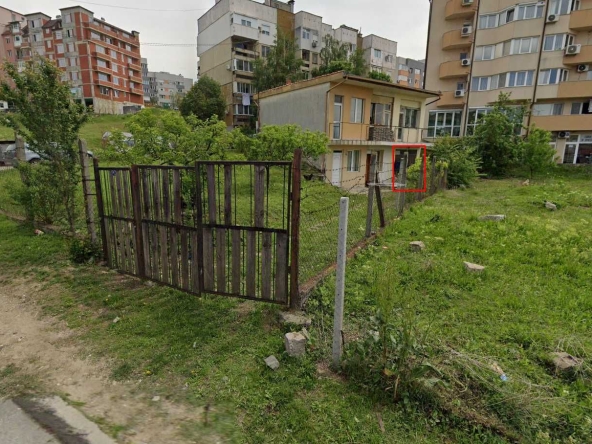 Дава се под наем Гараж / Паркомясто в Благоевград, Идеален център - 26 кв.м за 71.4 € - Снимка #1