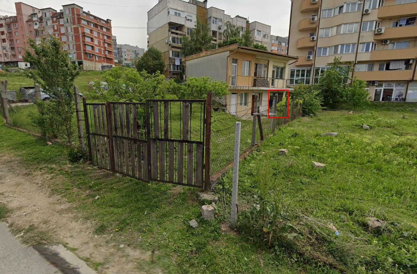 Дава се под наем Гараж / Паркомясто в Благоевград, Идеален център - 26 кв.м за 71.4 € - Снимка #1