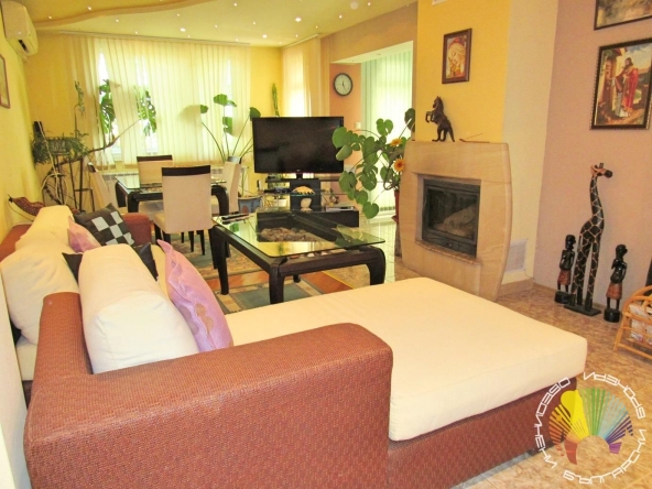 Дава се под наем Двустаен апартамент в Бургас, Лазур - 80 кв.м за 510 € - Снимка #1