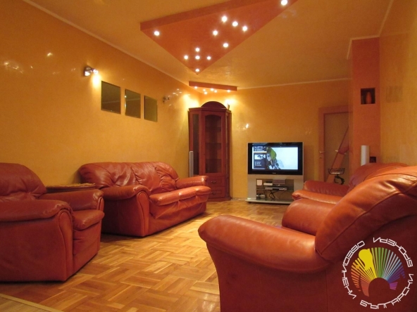 Дава се под наем Тристаен апартамент в Бургас, Възраждане - 110 кв.м за 382.5 € - Снимка #1