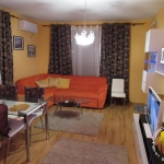 Дава се под наем Двустаен апартамент в Бургас, Славейков - 65 кв.м за 433.5 € - Снимка #1