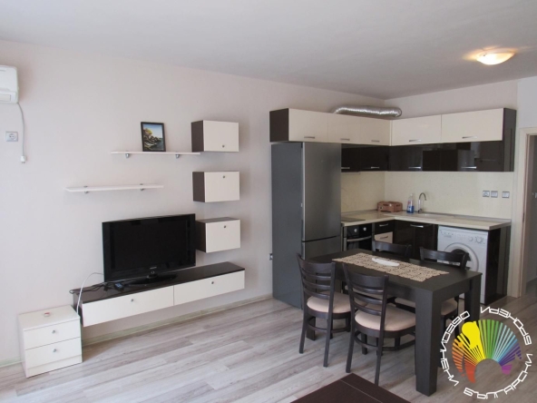 Тристаен апартамент в Бургас, Център - 98 кв.м за 2500 €/кв.м - Снимка #1