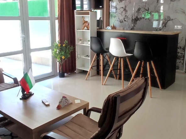 Дава се под наем Многостаен апартамент в Пловдив, Център - 112 кв.м за 561 € - Снимка #1