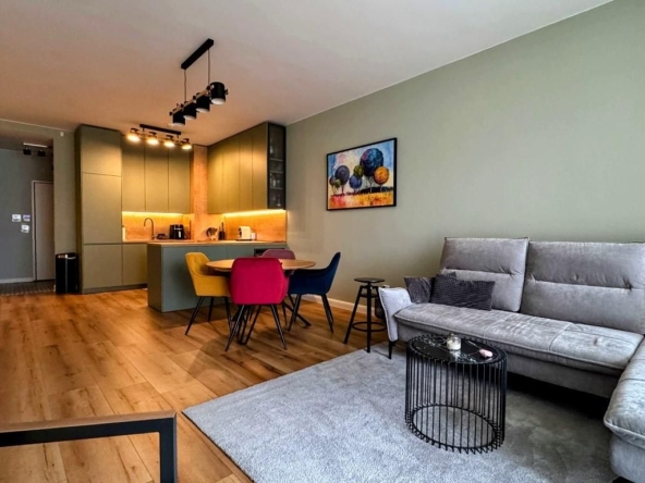 Дава се под наем Тристаен апартамент в София, Лозенец - 135 кв.м за 1700 € - Снимка #1