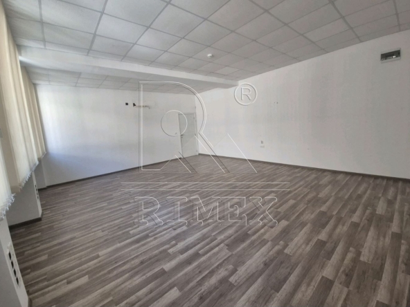 Дава се под наем Офис в Пловдив, Индустриална зона - Юг - 44 кв.м за 290 € - Снимка #1