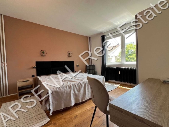 Дава се под наем Тристаен апартамент в София, Център - 80 кв.м за 900 € - Снимка #1