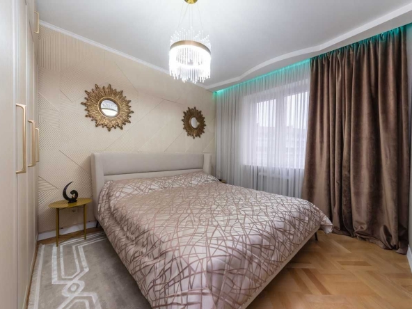 Дава се под наем Тристаен апартамент в София, Красно село - 99 кв.м за 714 € - Снимка #1