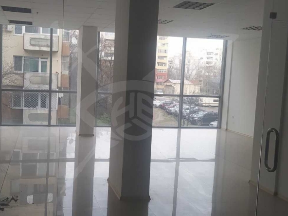 Магазин в Пловдив, Тракия - 127 кв.м за 2600 €/кв.м - Снимка #1