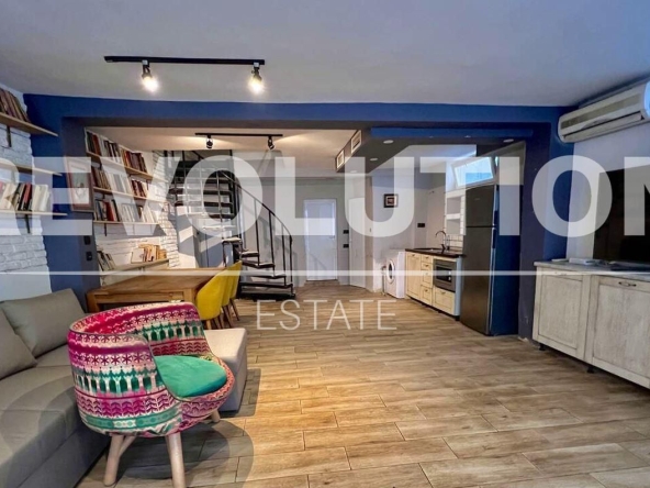 Дава се под наем Къща в Варна, Център - 200 кв.м за 947.58 € - Снимка #1