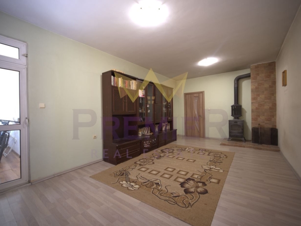 Тристаен апартамент в Бургас, Братя Миладинови - 90 кв.м за 1656 €/кв.м - Снимка #1