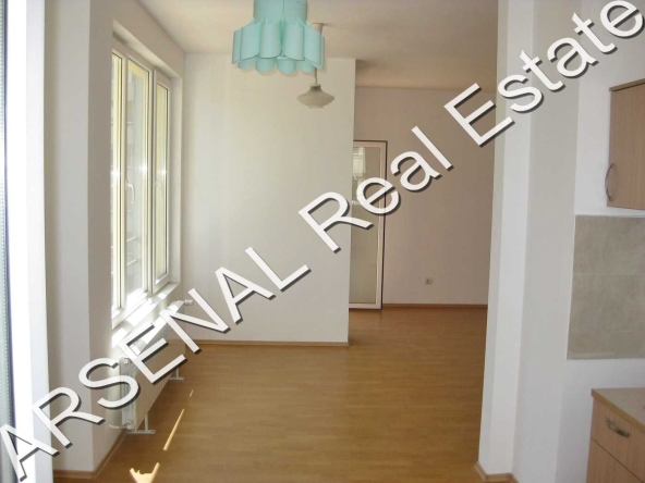 Дава се под наем Тристаен апартамент в София, Младост 1 - 108 кв.м за 670 € - Снимка #1