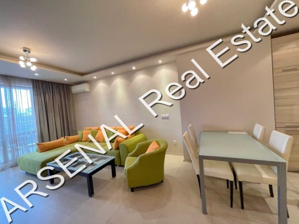 Дава се под наем Тристаен апартамент в София, Изток - 110 кв.м за 1200 € - Снимка #1