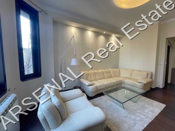 Дава се под наем Тристаен апартамент в София, Център - 125 кв.м за 1200 € - Снимка #1