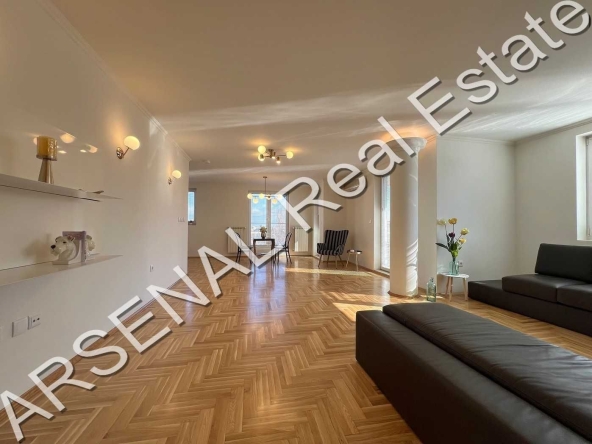 Дава се под наем Четиристаен апартамент в София, Изгрев - 145 кв.м за 1300 € - Снимка #1