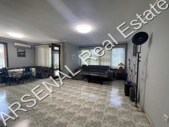 Дава се под наем Многостаен апартамент в София, Гео Милев - 160 кв.м за 800 € - Снимка #1