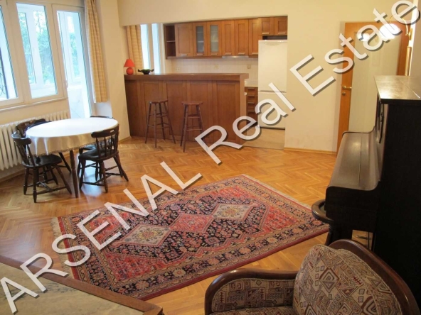 Дава се под наем Тристаен апартамент в София, Център - 95 кв.м за 750 € - Снимка #1