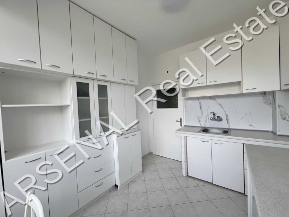Дава се под наем Двустаен апартамент в София, Център - 95 кв.м за 480 € - Снимка #1