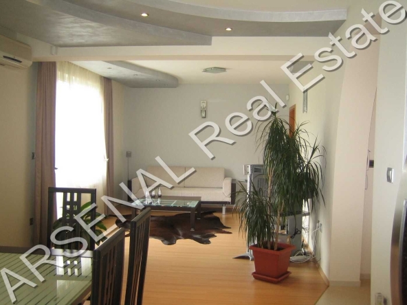 Дава се под наем Многостаен апартамент в София, Витоша - 220 кв.м за 980 € - Снимка #1