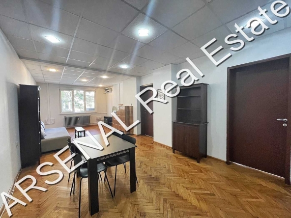 Дава се под наем Тристаен апартамент в София, Център - 110 кв.м за 800 € - Снимка #1