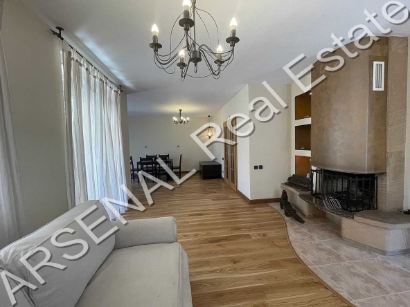 Дава се под наем Тристаен апартамент в София, Редута - 160 кв.м за 1100 € - Снимка #1