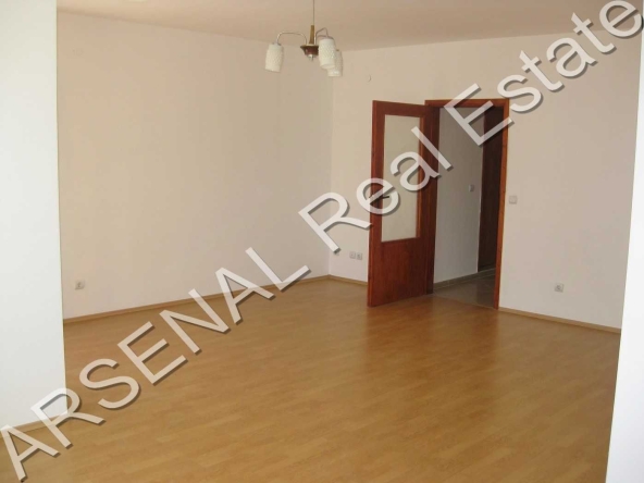 Дава се под наем Тристаен апартамент в София, Младост 1 - 108 кв.м за 750 € - Снимка #1