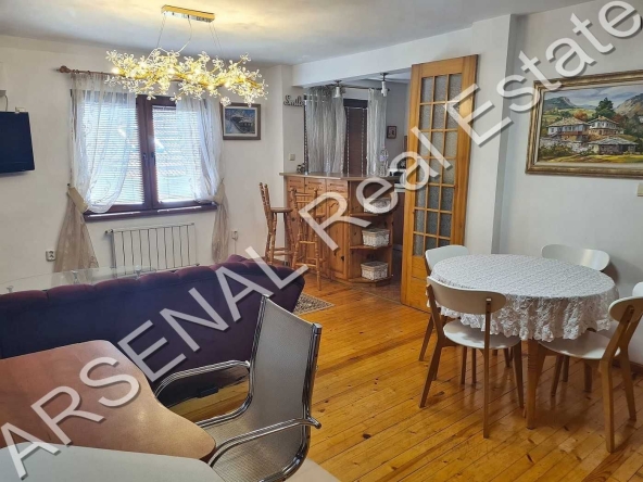 Дава се под наем Двустаен апартамент в София, Лозенец - 80 кв.м за 750 € - Снимка #1