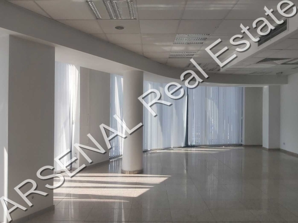 Дава се под наем Офис в София, Център - 165 кв.м за 2400 € - Снимка #1