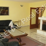 Дава се под наем Тристаен апартамент в София, Център - 128 кв.м за 700 € - Снимка #1