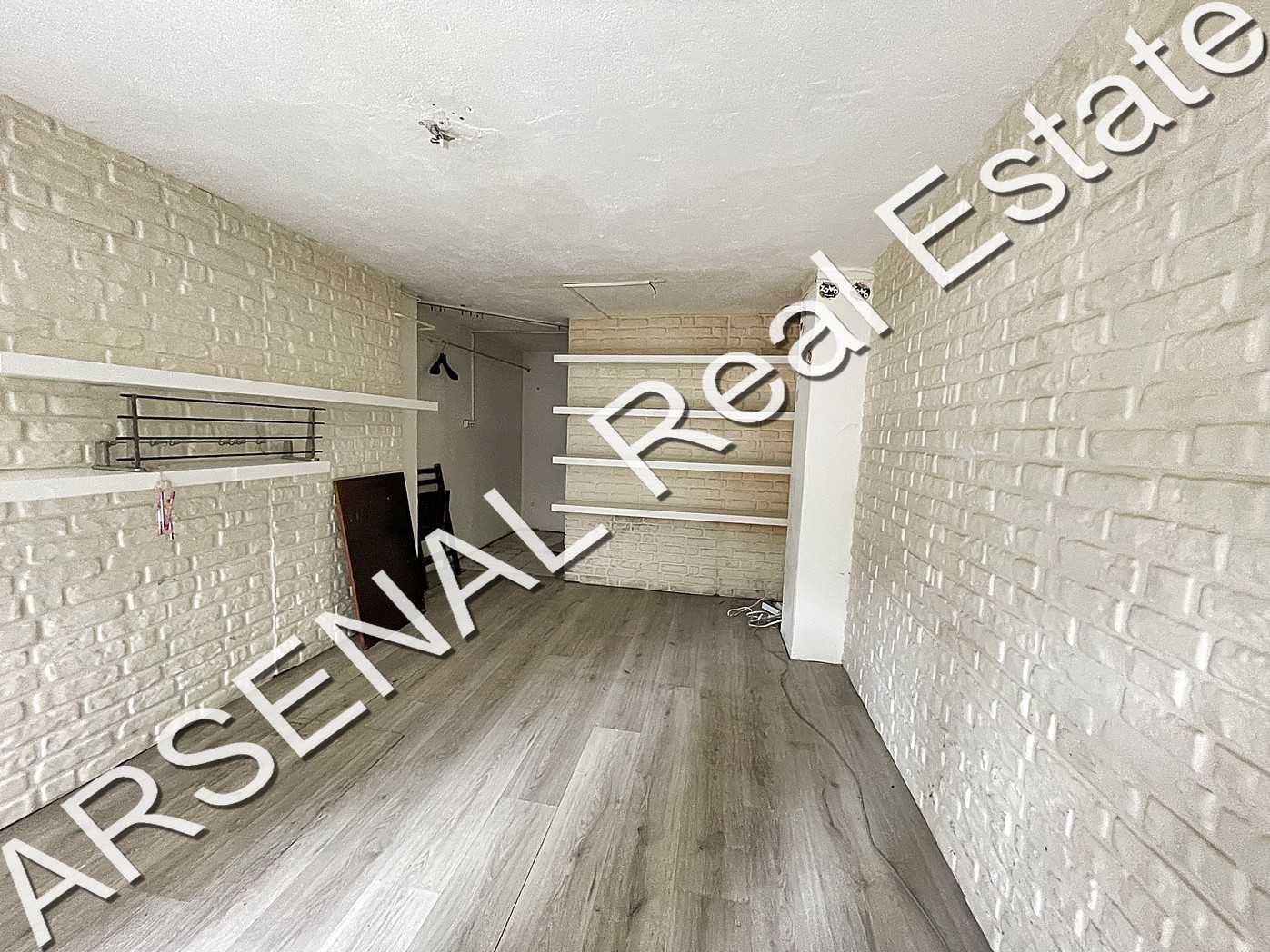 Дава се под наем Магазин в София, Център - 21 кв.м за 250 € - Снимка #1