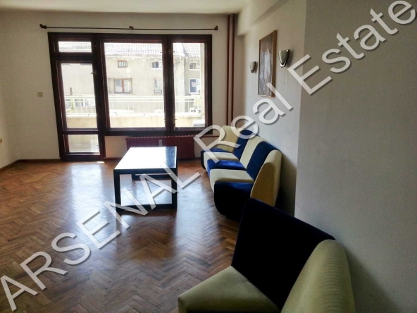 Дава се под наем Тристаен апартамент в София, Редута - 140 кв.м за 847.62 € - Снимка #1