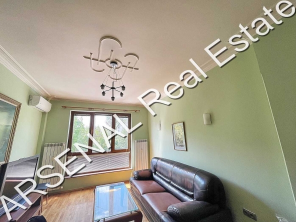 Дава се под наем Тристаен апартамент в София, Център - 132 кв.м за 800 € - Снимка #1