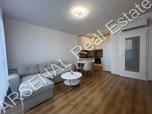 Дава се под наем Двустаен апартамент в София, Център - 70 кв.м за 648.21 € - Снимка #1