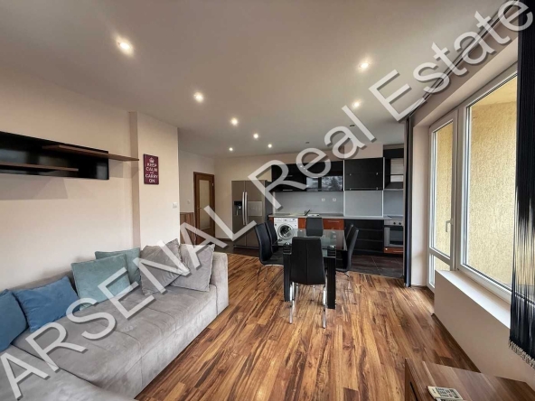 Дава се под наем Тристаен апартамент в София, Младост 1 - 107 кв.м за 897.6 € - Снимка #1