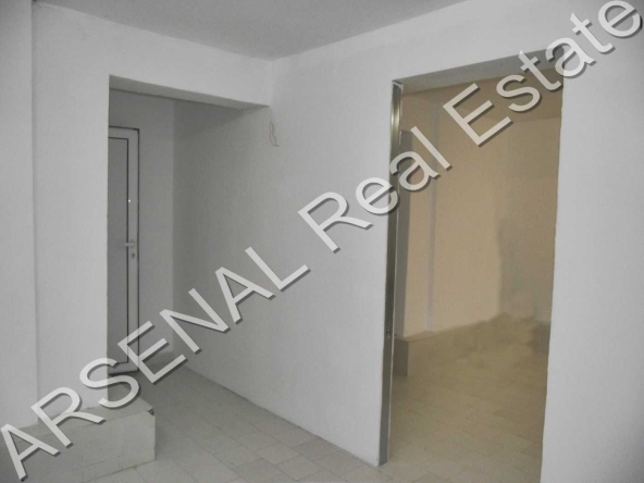 Дава се под наем Офис в София, Иван Вазов - 68 кв.м за 398.82 € - Снимка #1