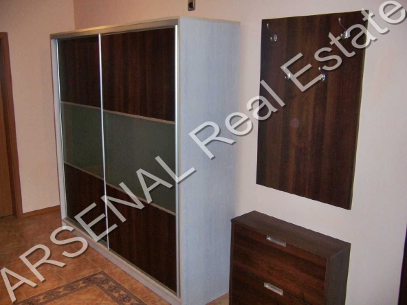 Дава се под наем Четиристаен апартамент в София, Лозенец - 870 кв.м за 867.51 € - Снимка #1