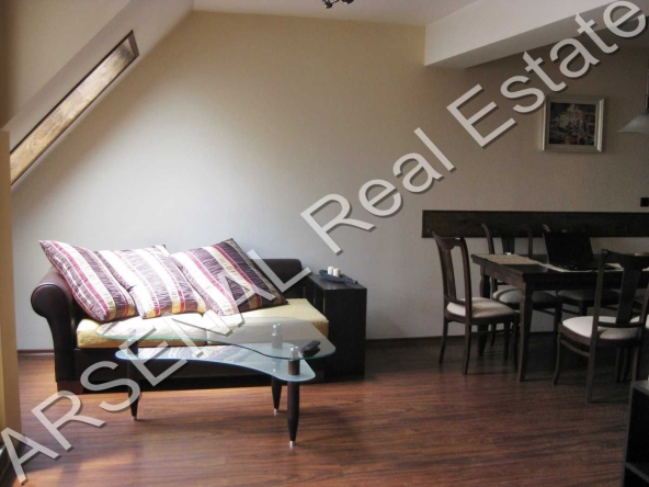 Дава се под наем Двустаен апартамент в София, Център - 88 кв.м за 598.23 € - Снимка #1