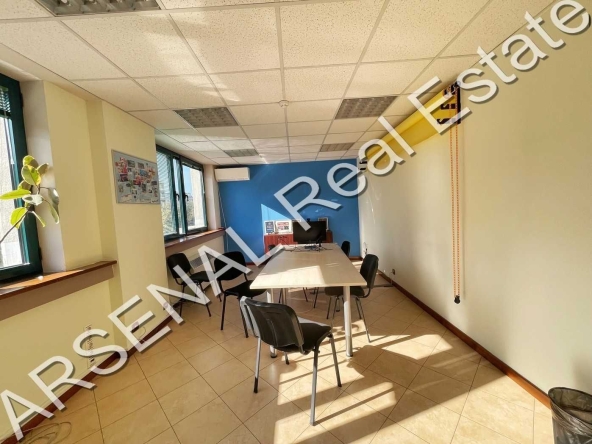 Дава се под наем Офис в София, Хладилника - 410 кв.м за 2000 € - Снимка #1