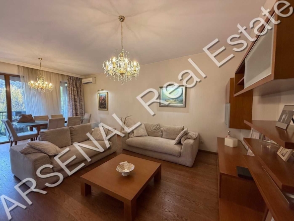Дава се под наем Тристаен апартамент в София, Витоша - 120 кв.м за 847.62 € - Снимка #1